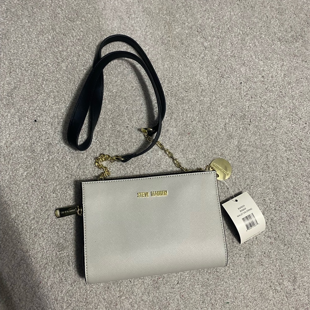 Steve Madden wallet on a chain NWT